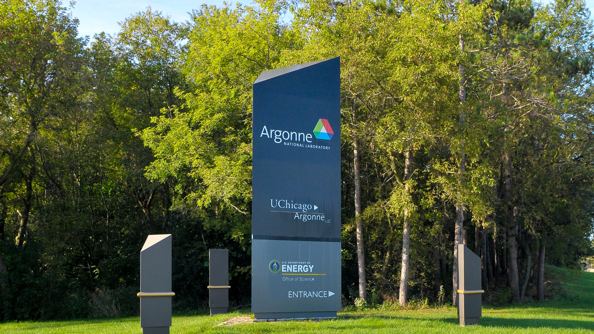 Blue gray Argonne outdoor sign.